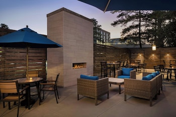Indoor pool, seasonal outdoor pool, pool umbrellas, sun loungers