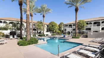 4 outdoor pools, pool umbrellas, sun loungers