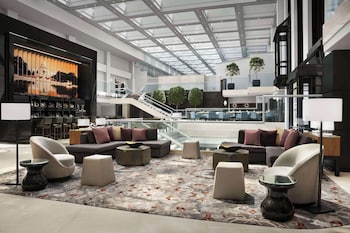 Deluxe Room, 1 King Bed (Capitol View) | In-room safe, laptop workspace, blackout drapes, iron/ironing board