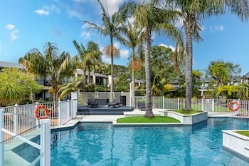 Con servicio de comidas, cenas y happy hour