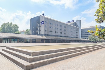 Quầy tiếp tân