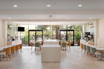 매일 풀 브렉퍼스트 무료 아침 식사 포함