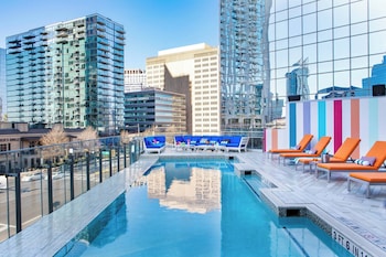 Breakfast, lunch, dinner served; American cuisine