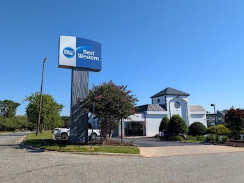 Standaard kamer, 1 kingsize bed, bad | Pillowtop-bedden, een bureau, beddengoed