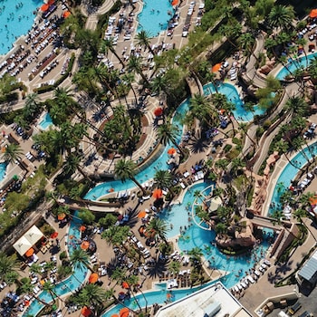 Outdoor pool, open 8:00 AM to 7:00 PM, cabanas (surcharge), sun loungers