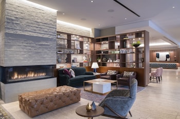 Seasonal outdoor pool, pool cabanas (surcharge), pool umbrellas