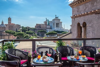 Desayuno buffet (EUR 18 por persona)
