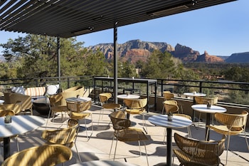 Daily cooked-to-order breakfast for a fee