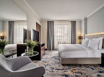 Tägliches Frühstücksbuffet (29.90 EUR pro Person)