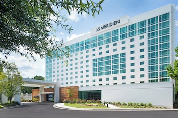 Aamiainen, lounas ja illallinen; kansainvälinen keittiö 