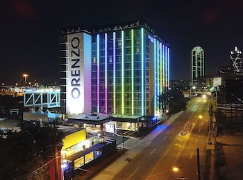 2 restaurants, breakfast, dinner served; southern cuisine