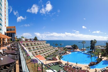 Piscine couverte, piscine extérieure
