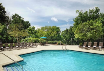 Suite, 1 cama King size (One Bedroom) | Camas con pillow-top, escritorio y espacio para trabajar con laptop 