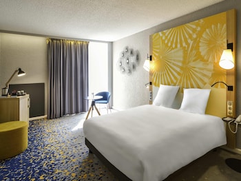 Se ofrece un desayuno bufé todos los días (19 EUR por persona)