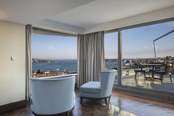 Bosphorus Suite with Balcony, Lounge Access | View from room