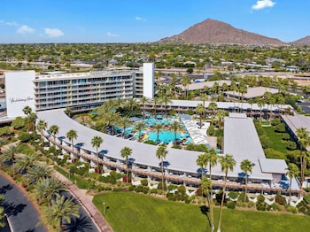 Breakfast, lunch and dinner served