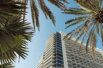 3 outdoor pools, pool cabanas (surcharge), pool umbrellas