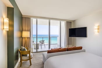 3 outdoor pools, cabanas (surcharge), pool umbrellas