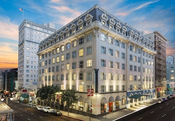 Kawasan tempat duduk lobi