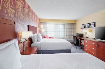 Breakfast and dinner served, American cuisine