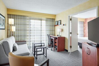 Breakfast and dinner served, American cuisine