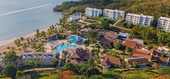 3 outdoor pools, open 7:00 AM to 7:00 PM, pool umbrellas, pool loungers