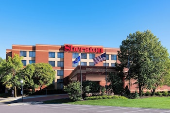 Daily local cuisine breakfast (USD 25 per person)