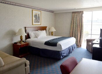 Studio Suite, 1 King Bed, Non Smoking