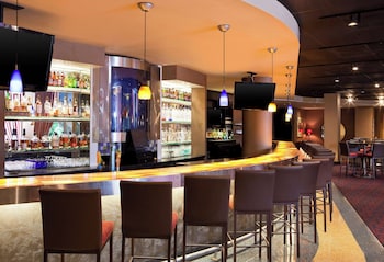 Piscine intérieure, piscine chauffée, 7 h à 22 h, chaises longues