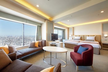 Premium bedding, in-room safe, desk, blackout curtains