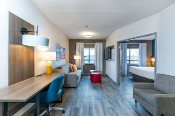 Suite, 1 Bedroom, Non Smoking (2 Queen Beds, 2-persona Sofa Bed)