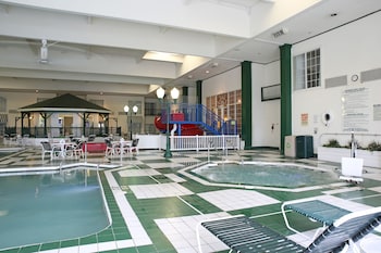 Indoor pool, pool loungers