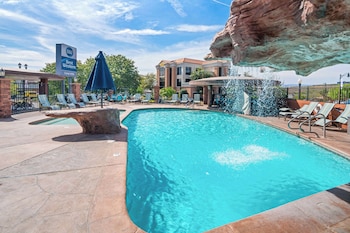 Suite, 1 King Bed, Non Smoking, Refrigerator & Microwave (Walk-in Shower)