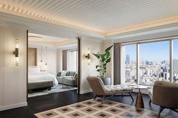 5 restaurants, breakfast, lunch, dinner served; Chinese cuisine