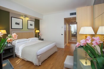 تقديم الإفطار والغداء والعشاء