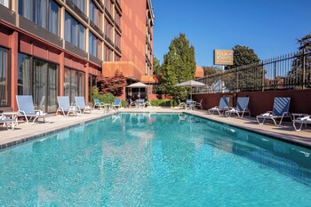 Daily buffet breakfast (USD 12.95 per person)