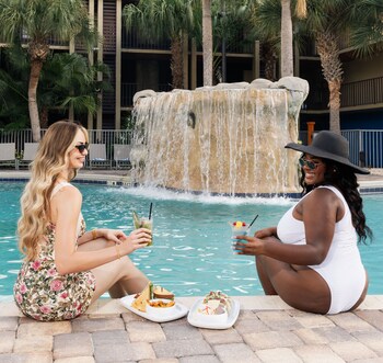 3 bars/lounges, poolside bar