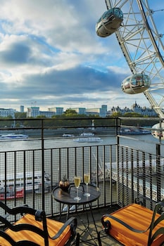 فطور مطهو حسب الطلب يوميًا بتكلفة قدرها (24 GBP للشخص)