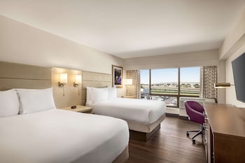 Premium bedding, in-room safe, desk, laptop workspace