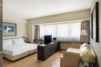 Voorkant accommodatie - avond/nacht