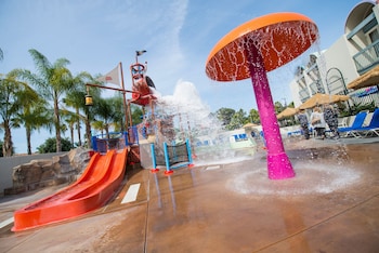 Outdoor pool, open 10:00 AM to 10:00 PM, sun loungers