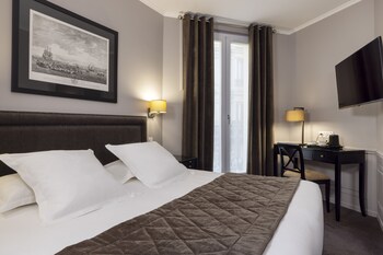 In-room safe, free WiFi, bed sheets