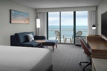 高档床上用品、办公桌、熨斗/熨衣板、免费婴儿床