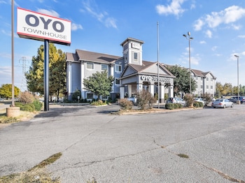 Suite, 1 Bedroom | 1 bedroom, desk, iron/ironing board, free WiFi