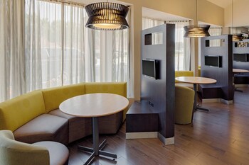 Déjeuner préparé sur commande servi tous les jours en supplément