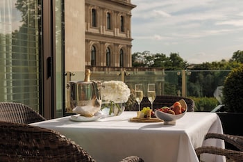 Royal Suite, Terrace | Premium bedding, minibar, in-room safe, desk