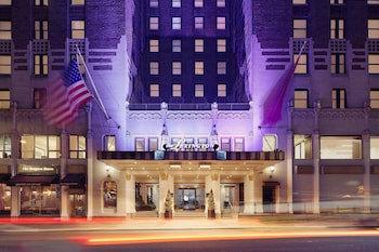 Suite, 1 habitación (Balcony) | 1 habitación, caja de seguridad en la habitación y escritorio