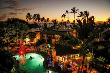 4 outdoor pools, pool umbrellas, pool loungers