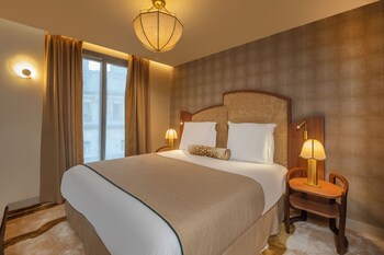 Chambre Classique Vue Tour Eiffel | 고급 침구, 객실 내 금고, 암막 커튼, 방음 설비