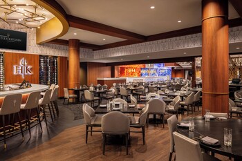 4 restaurants servant le déjeuner et le souper